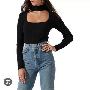 Astr the Label Cutout, Mock neck, ribbed, long sleeve sweater. Size Medium